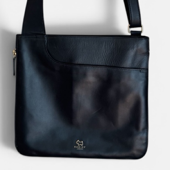 RADLEY LONDON Black Crossbody
with Gold Dog Logo - Picture 2 of 9